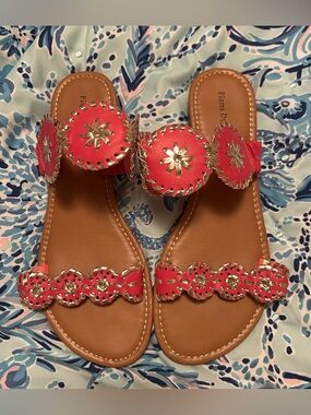 Pierre Dumas Rosetta-4 Medallion Slip On Sandals Coral Pink Gold Women's Size 8